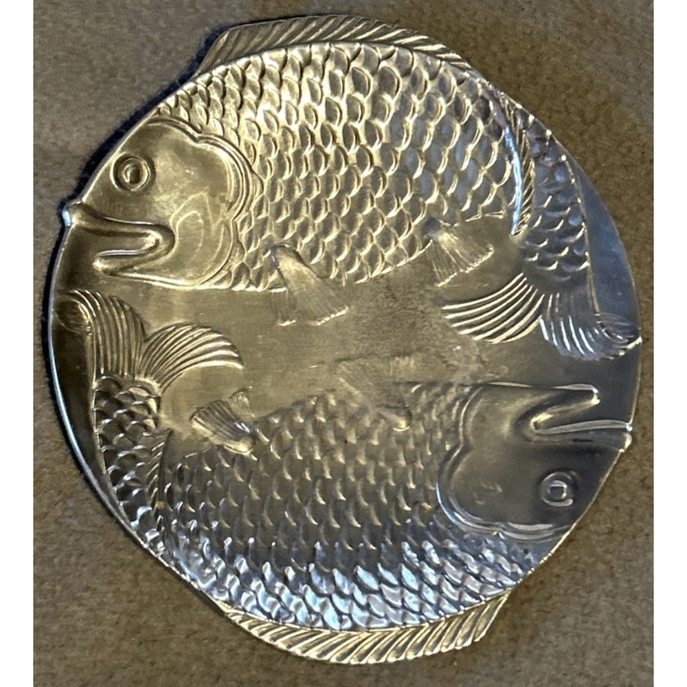 Vandor Imports Aluminum Cast 1979 Fish Platter Serving Heavy 8" x 7 3/8"